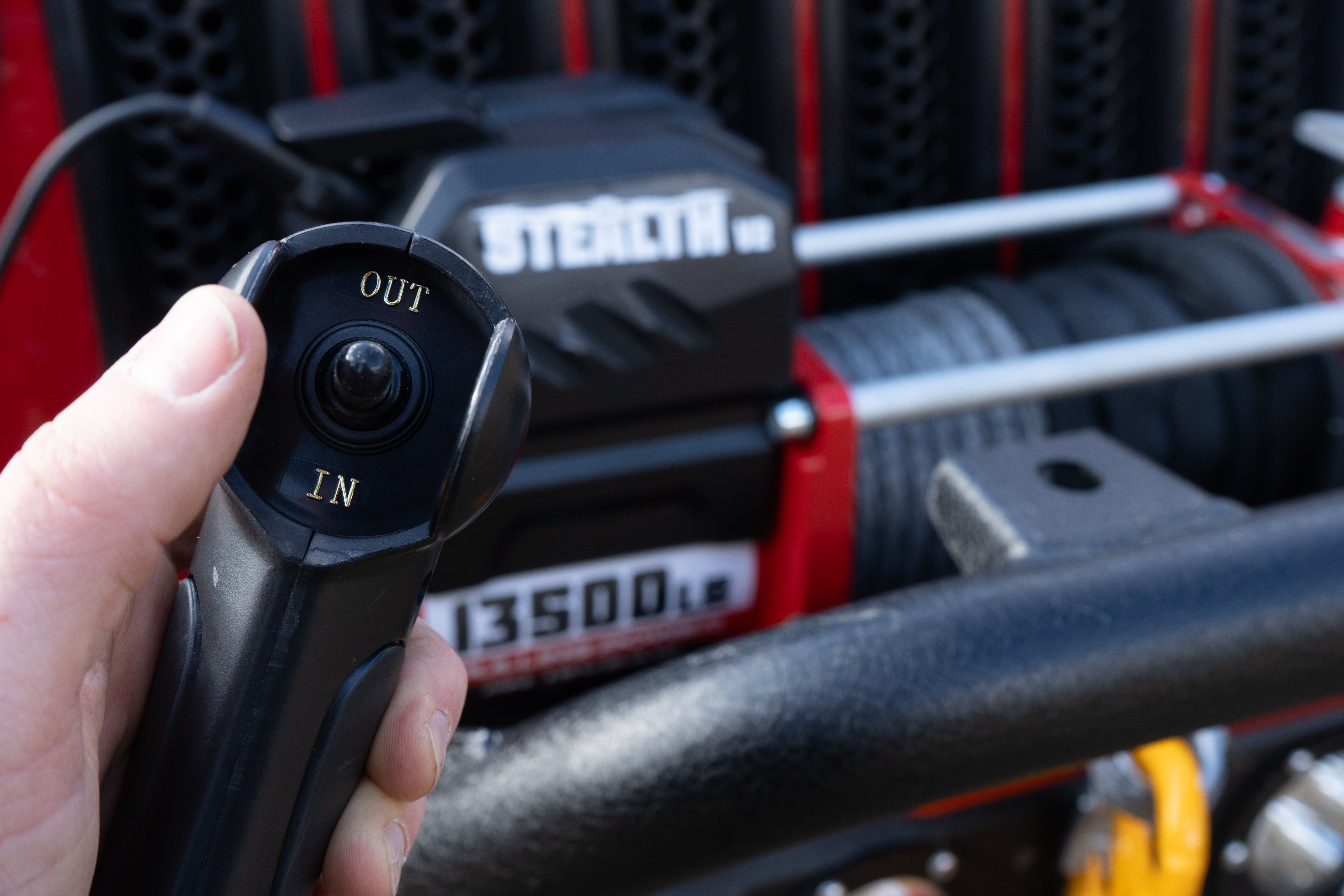 Stealth 13500lb Seilwinde - 12V Synthetikseil