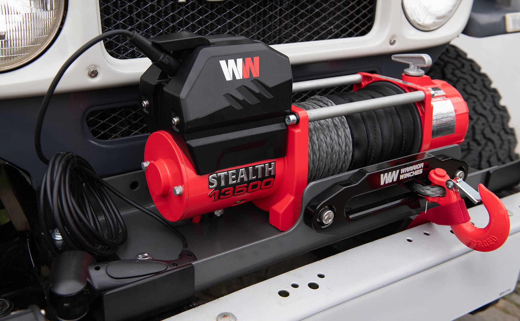 Stealth 13500lb Seilwinde - 12V Synthetikseil